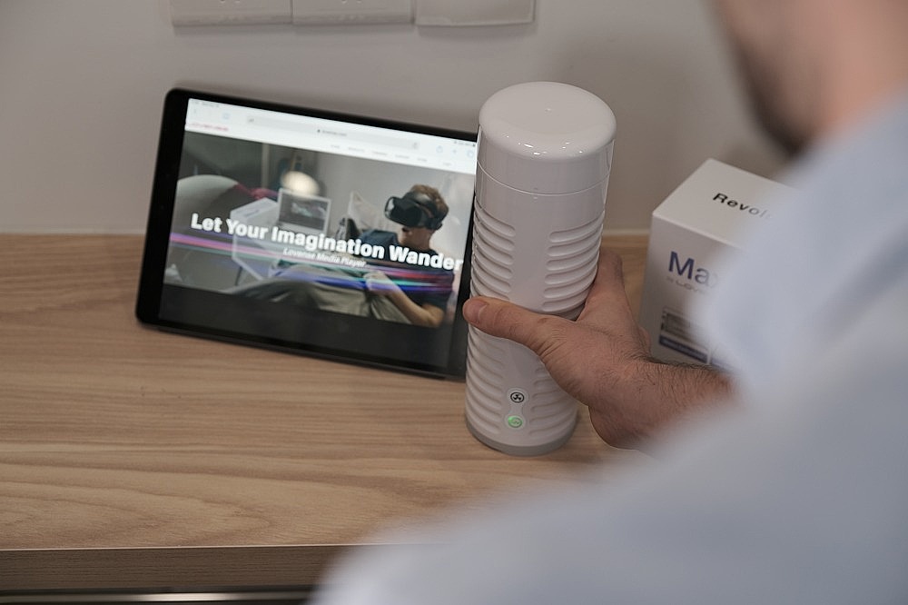 Lovense Max 2 Masturbator, bluetooth vibrating masturbator